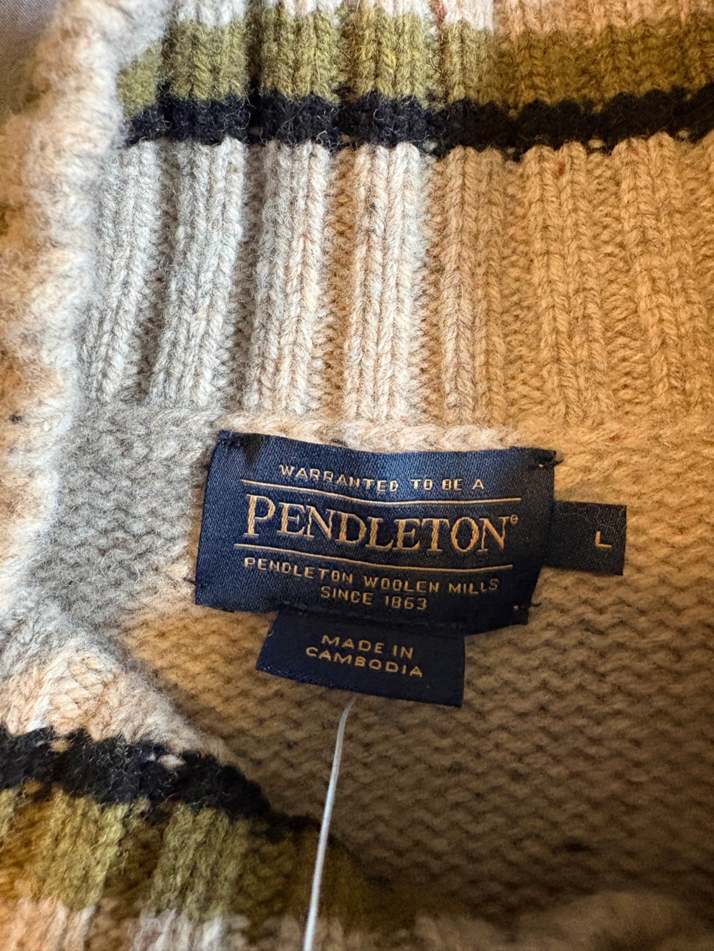 NWT Women's Pendleton V‑Neck Sweater - Picture 4 of 5